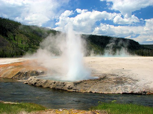 listen to Unnamed vent, Cliff Geyser Overlook