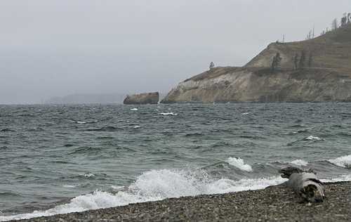 listen to Waves on the shore of Yellowstone Lake